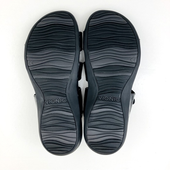 Vionic Paro Embossed Sandals - Picture 6 of 7